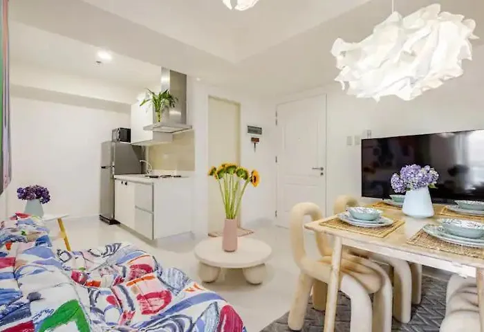 公寓 Greggy 2bhk At Azure Urban Residences Paranaque *