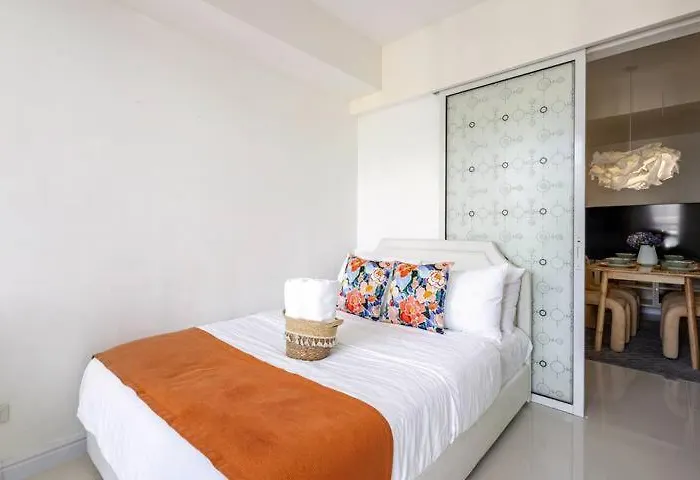 公寓 Greggy 2bhk At Azure Urban Residences Paranaque *